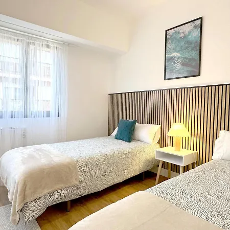 Amplio En El Centro Castro Urdiales